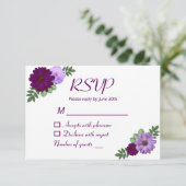 Paarse Peony Floral Wedding RSVP Kaartje (Staand voorkant)