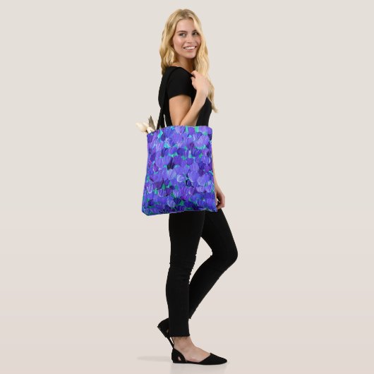 Paarse Petals Tote Bag (Op model)