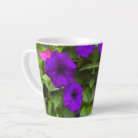 Paarse Petunia - Latte Mok (Linkerhoek)