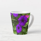 Paarse Petunia - Latte Mok (Rechterhoek)