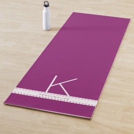 Paarse Plum Red Modern Simple Monogram Naam Yogamat