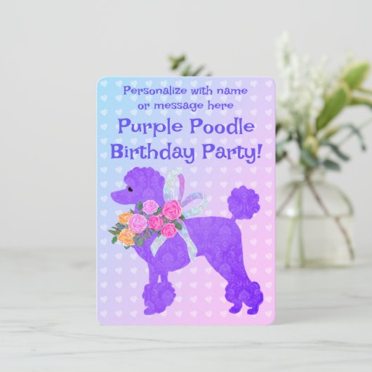 Paarse poedel meisjes verjaardag sample uitnodigin kaart (Staand voorkant)