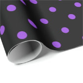 Paarse polawdop op zwarte grote ruimte cadeaupapier (Rol Hoek)