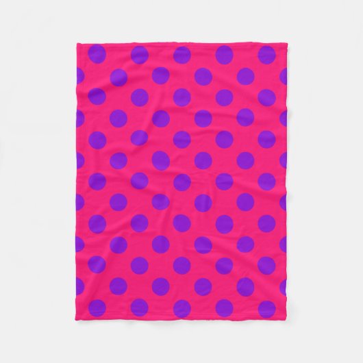 Paarse polka stippen op kersrood fleece deken (Voorkant)