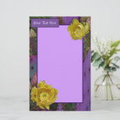 Paarse Prickly Pear Opuntia Cactus Yellow Flowers Briefpapier (Staand voorkant)