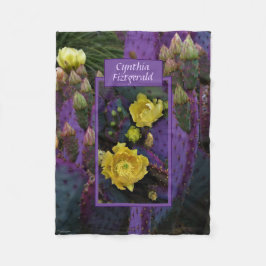 Paarse Prickly Pear Opuntia Cactus Yellow Flowers Fleece Deken