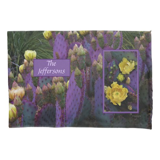 Paarse Prickly Pear Opuntia Cactus Yellow Flowers Kussensloop (Voorkant-Links)