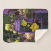 Paarse Prickly Pear Opuntia Cactus Yellow Flowers Sherpa Deken (Voorkant (horizontaal))