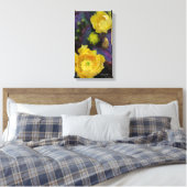 Paarse prikmoes, geelbloemen canvas afdruk (Insitu (Slaapkamer))