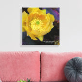 Paarse prikmoes, geelbloemen canvas afdruk (Insitu (Woonkamer))