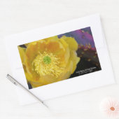 Paarse prikmoes, geelbloemen rechthoekige sticker (Envelop)