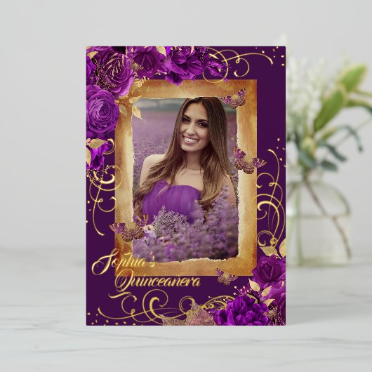 Paarse Quinceanera Foto Roos Gouden Vlinder Folie Uitnodiging (Staand Voorkant)