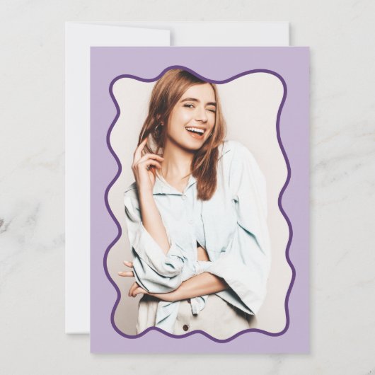 Paarse retro golvende lijst foto afstuderen kaart (Achterkant)