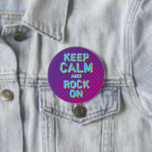Paarse Retro Halftone Keep Calm and Rock on Button (In situ)