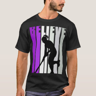 Paarse Retro Meisjes Verjaardagsveld Hockey Queen  T-shirt