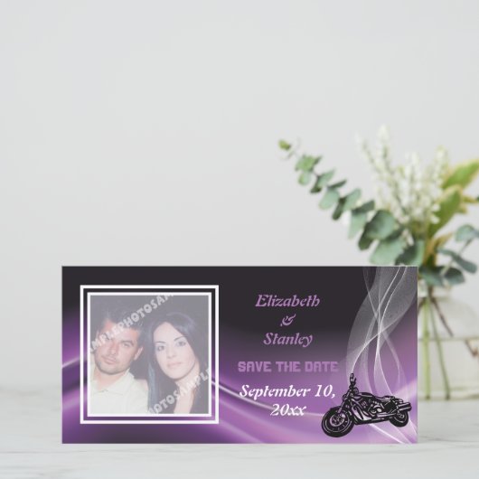 Paarse road biker bruiloft Save the Date fotokaart (Staand voorkant)