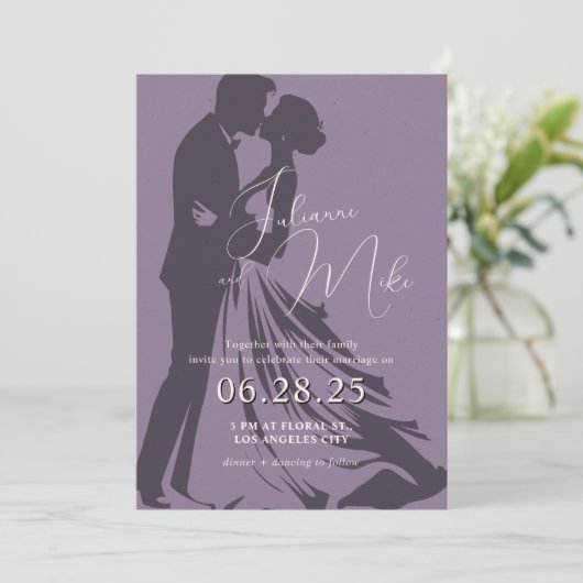 Paarse romantische bruiloft uitnodiging (Staand voorkant)