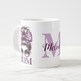 Paarse rommelige Bun Mama Vrouw Baas Grote Koffiekop
