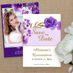 Paarse Roos en bladgoud Quinceanera Foto Save The Date<br><div class="desc">Foto Bewaar de datum voor quinceanera of een andere speciale gelegenheid. Elegant bloemontwerp met waterverf roos bloeit en bladeren in paarse en gouden tinten. Modern chic ontwerp voor uw aankomende zoete 15, 15e verjaardag viering. Blader door mijn Paarse Roos en Gold Leaf Collectie voor passende producten of stuur een bericht...</div>