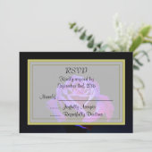 Paarse Roos op Zwarte RSVP Kaart (Staand voorkant)