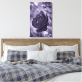 Paarse Roos verpakte canvas print (Insitu (Slaapkamer))