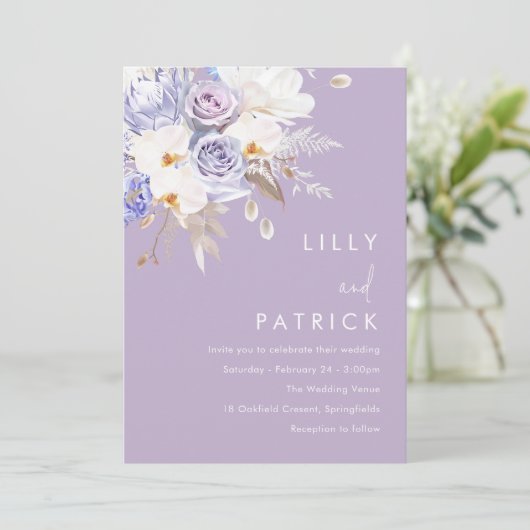 Paarse Roos & witte bloemenbruiloft Kaart (Staand voorkant)