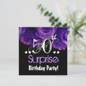 Paarse Rose Bouquet 50th Surprise Birthday Party Kaart (Staand voorkant)