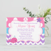 Paarse roze Chevron Whale Invitation Kaart (Staand voorkant)