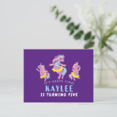 Paarse roze delende unicorn Kinder geboortedag Uitnodiging Briefkaart (Staand voorkant)