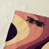 Paarse, roze en beige abstract wervelingsontwerp strandlaken (In situ)