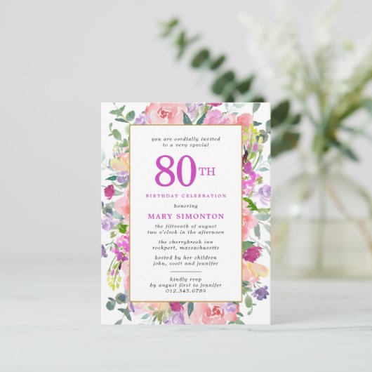 Paarse roze Floral 80e verjaardag Uitnodiging Briefkaart (Staand voorkant)