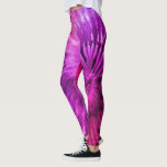 Paarse roze Fuchsia Psychedelic Starburst Tie Dye Leggings<br><div class="desc">Deze leggings hebben een psychedelische dye-vormgeving die doet denken aan de hippie-contracultuur van 1960. Ideaal voor yoga,  rennen,  werken op de sportschool,  of gewoon als je een paar leuke sexy tigertjes wilt draag. De kleuren zijn onder meer paarse tinten,  warme roze & fuchsia.</div>