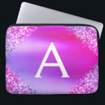Paarse roze glitter en spaarmonogram laptop sleeve<br><div class="desc">Paarse en roze Faux Glitter en Sparkle Metallic Folie Elegant Monogram Hoesje. Dit hoesje kan worden aangepast om uw initiaal en voornaam te omvatten.</div>