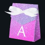Paarse Roze Glitter & Sparkle Monogram Bedankdoosjes<br><div class="desc">Paarse en roze Ombre Faux Glitter en Sparkle Elegant Gift Box. Deze geschenkdoos kan worden aangepast om uw initiaal en voornaam op te nemen en maakt een geweldige verjaardags-,  bruiloft-,  vrijgezellenfeest-,  vrijgezellenfeest- of baby shower geschenkdoos. Neem contact op met de ontwerper voor aangepaste overeenkomende items.</div>