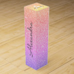 Paarse Roze Glitter & Sparkle Monogram Wijn<br><div class="desc">Gouden,  Paarse en Roze Regenboog Pastel Ombre Faux Glitter en Sparkle Elegant Wine Gift Box. Deze Wine Gift Box kan worden aangepast om uw initiaal en voornaam op te nemen en maakt een geweldig verjaardagsfeest,  jubileum,  vrijgezellenfeest,  vrijgezellenfeest cadeau.</div>