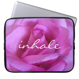 Paarse roze roos foto inhaleren citaat modern vet laptop sleeve