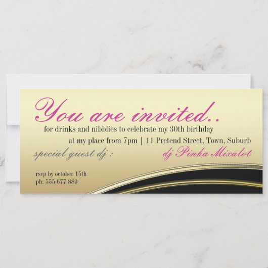 Paarse roze ventilator en feestelijke uitnodiginge kaart (Achterkant)