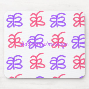Paarse roze vlinder doodle patroon naam toevoegen muismat