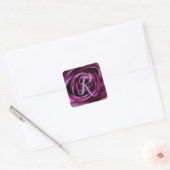 Paarse Rozen bloemblaadjes bloemenmonogram Initiaa Vierkante Sticker (Envelop)