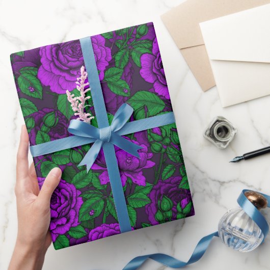 Paarse rozen cadeaupapier (Geschenken)