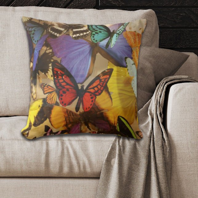paarse rubberen oranje vlinder met kleurrijke trop kussen (purple burgundy orange colorful tropical butterfly throw pillow)