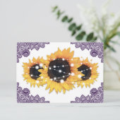Paarse Rustic Chic Lace Sunflower Wedding RSVP Kaartje (Staand voorkant)