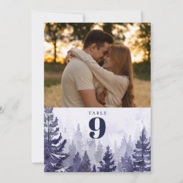 Paarse rustieke dennenboom bos foto tabel nummer kaart