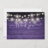 Paarse Rustieke Houten Slingerlichten Script Bruil Bedankkaart (Voorkant)