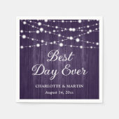 Paarse rustieke houten string verlichting bruiloft servet (Voorkant)