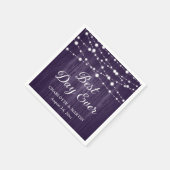 Paarse rustieke houten string verlichting bruiloft servet (Hoek)