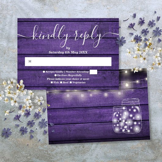 Paarse rustieke houten string verlichting metselaa RSVP kaartje