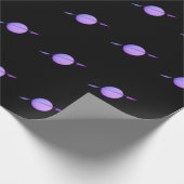 Paarse Saturnus op zwart omslagpapier Cadeaupapier (Hoek)