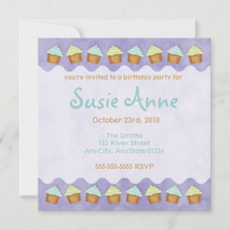 Paarse Schattigee Cupcakes Invitation Kaart