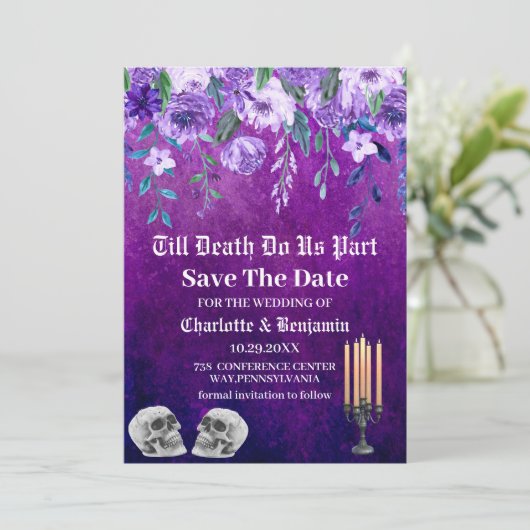 Paarse schedel bespaart de datum van het huwelijk save the date (Staand voorkant)